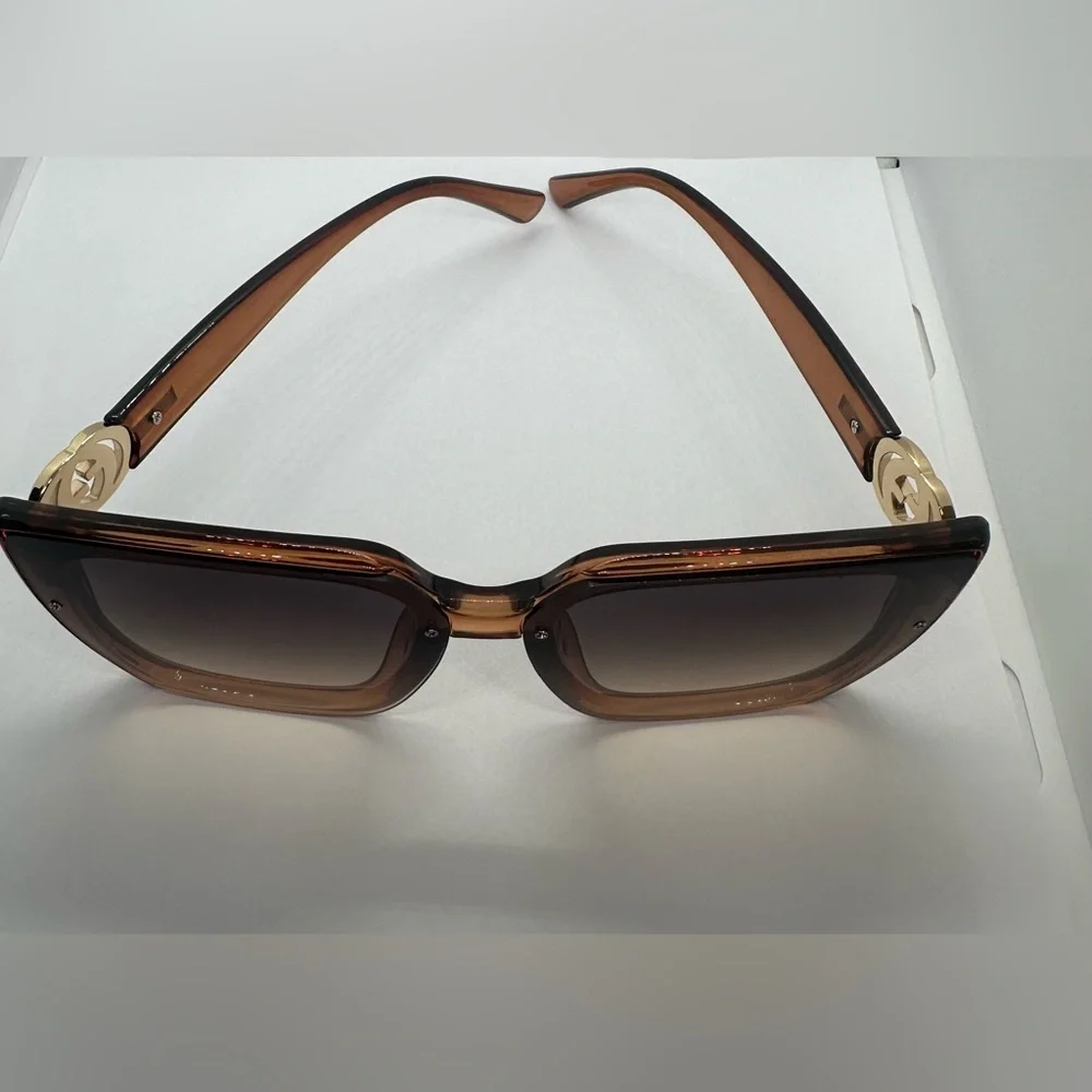 NWT Trendy Oversized Square Brown Gradient Sunglasses | Chic Vintage Style UV400